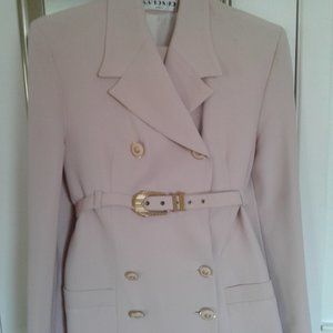 Woman light pink  suit made Paris very beautiful unique Kamosho MarinaSitban